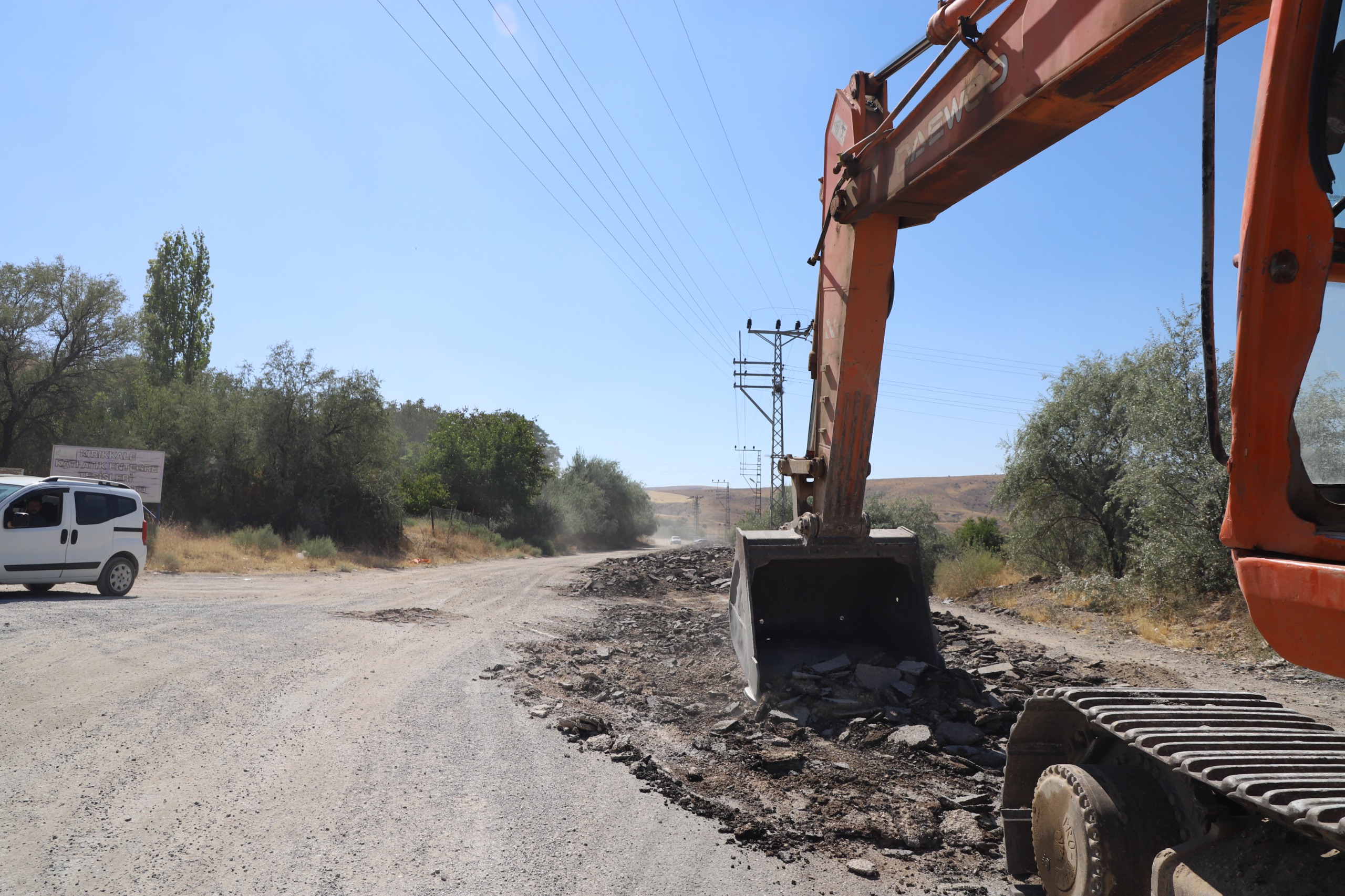 acisu-aile-mezarligina-ulasimi-saglayan-yolda-yapim-calismalarimizi-baslattik